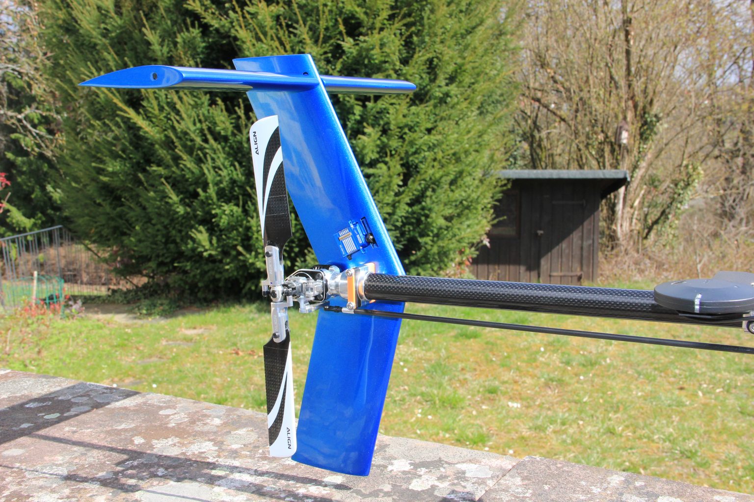 custom built active stabilizer assembly for a UAV helicopter